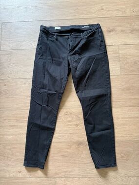 GAP Women’s Black Skinny Jeans